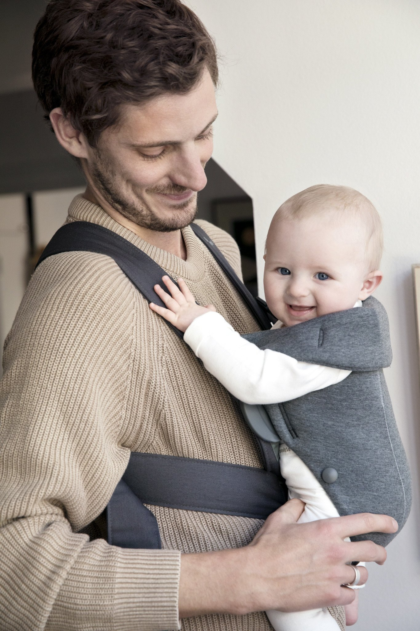 BABYBJORN MINI 3D Jersey – nosidełko, Ciemny Szary - obrazek 3