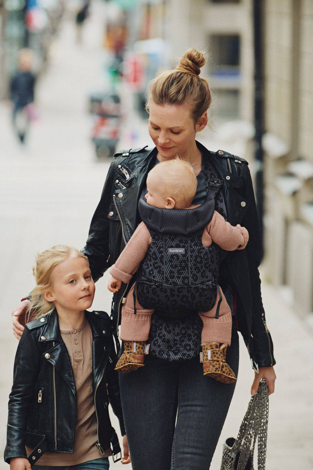 BABYBJORN MOVE 3D Mesh - nosidełko, Antracyt/Leopard - obrazek 4