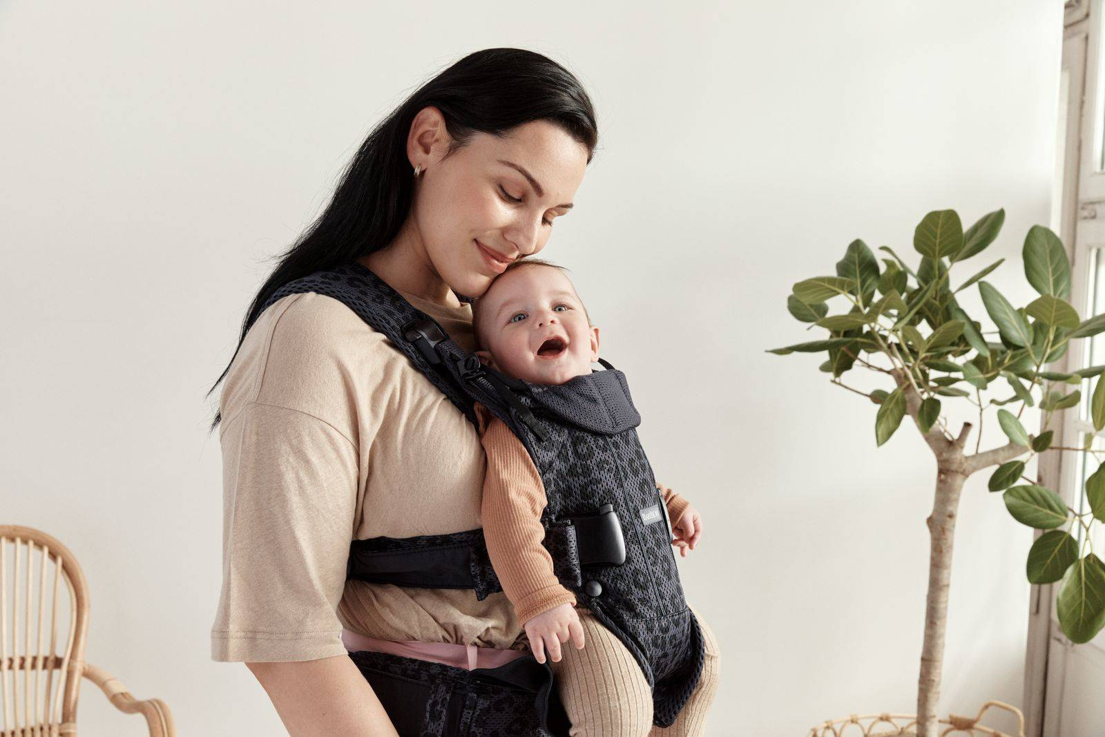 BABYBJORN ONE AIR 3D MESH - nosidełko, Antracyt/Leopard - obrazek 6