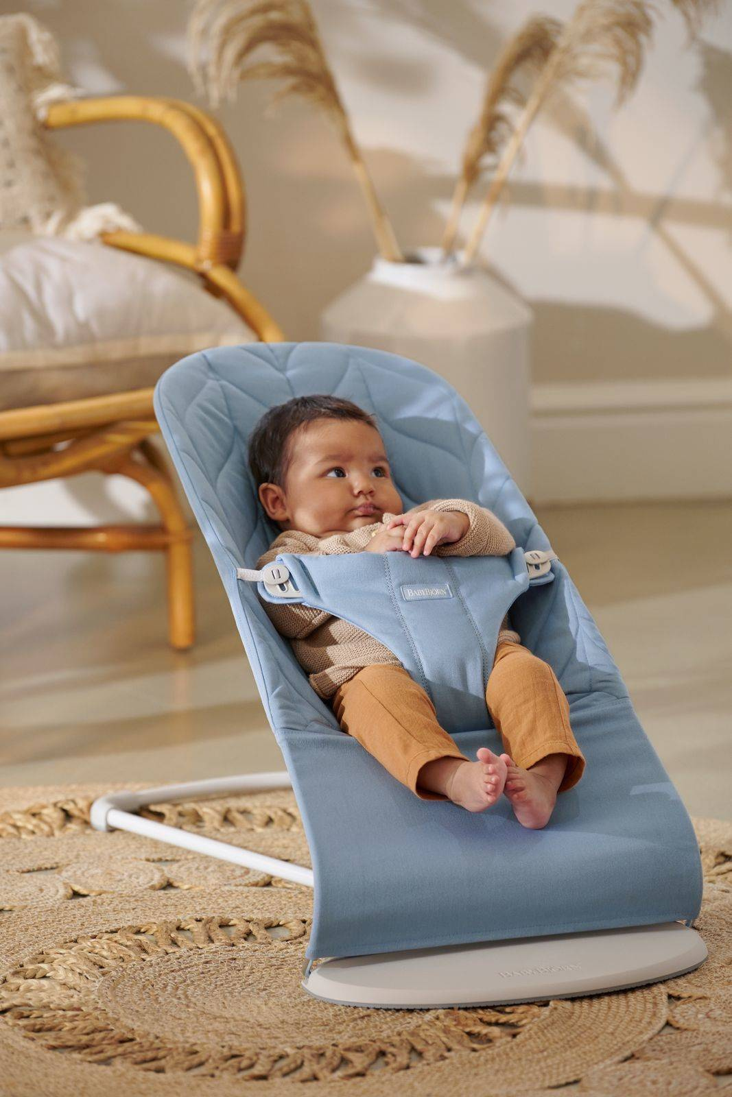 BABYBJORN - leżaczek BLISS Woven, Petal Quilt, Niebieski - obrazek 2