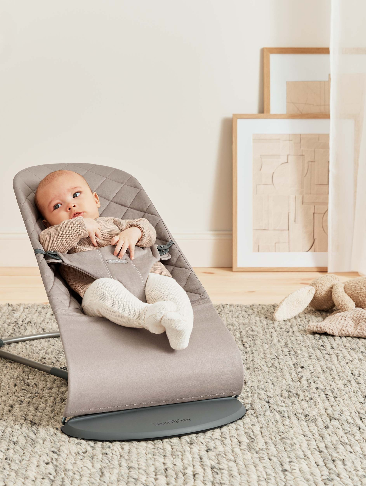BABYBJORN - leżaczek BLISS Woven, Piaskowoszary + Zabawka Googly Eyes - obrazek 2