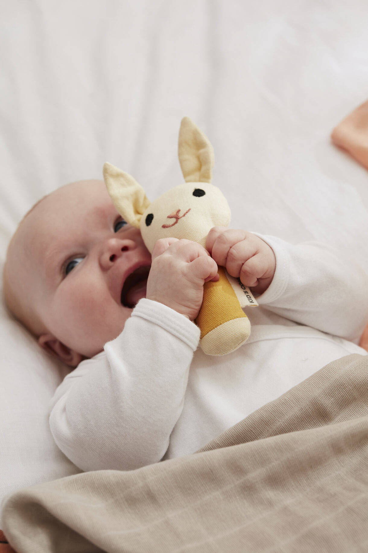 Kid's Concept - Grzechotka Lu EDVIN - obrazek 2