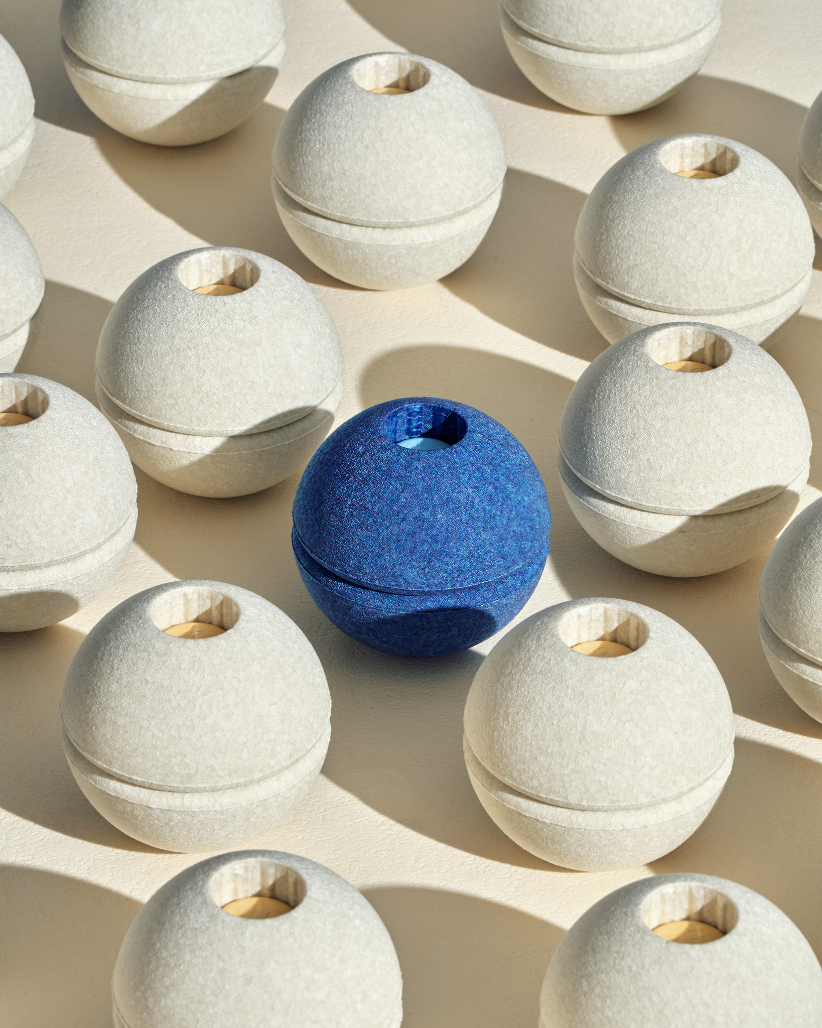 MODU - Foam Ball piłka piankowa, deep blue / sky blue - obrazek 3